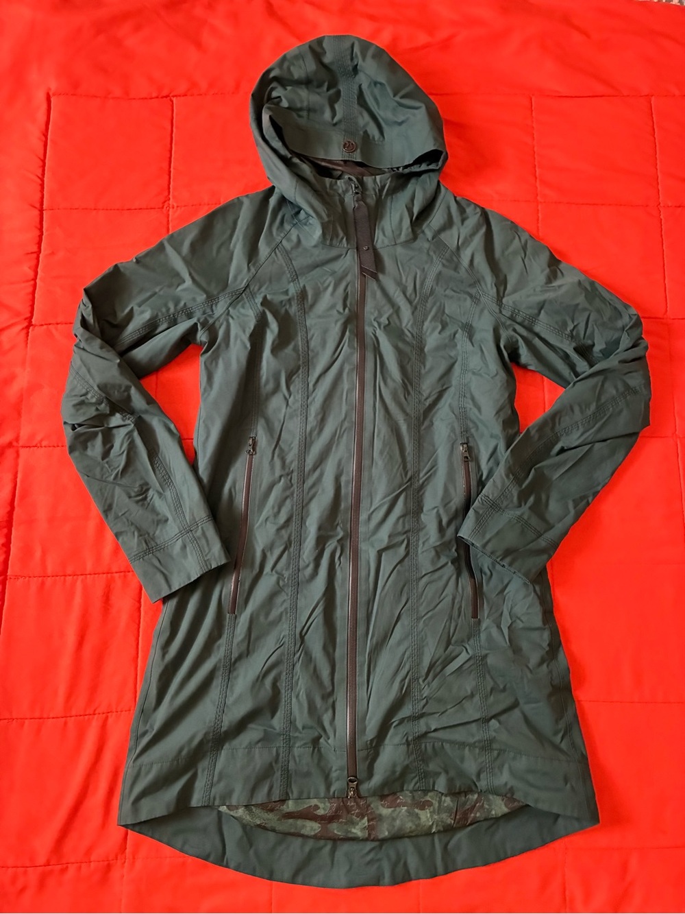 Lululemon Right As Rain Jacket Women Size 6 Green Hooded Lined Windbreaker Long